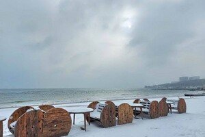 Гололед и санки: в Одессу пришла настоящая зима (фото)