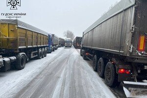 На трассе на автодороге Одесса-Рени сложная ситуация из-за непогоды
