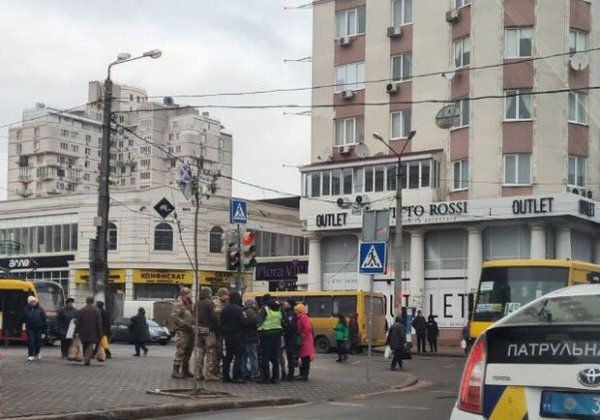 На Привозе люди в форме жестко задержали мужчину: что говорят военные