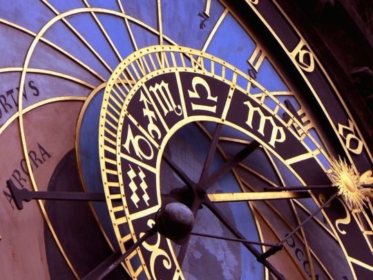Дівам не варто втручатися в чужі справи, а Скорпіонам — позичати: гороскоп на 12 лютого 2023 року