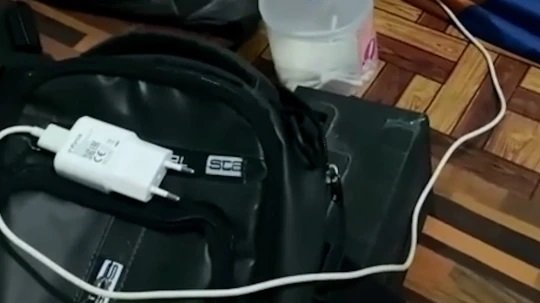Телефон вбив господаря: чоловік поставив смартфон на зарядку, ліг спати, а через три дні його знайшли мертвим