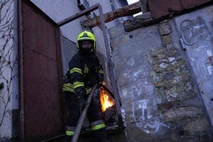 В Одессе горел мини-отель: есть пострадавший