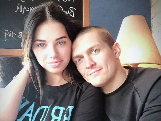 «Вкрали бойлер»: дружина Усика про те, чим поживилися рашисти в їхньому будинку під Києвом, і хто там живе зараз