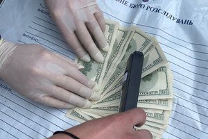 В Одесской области полицейский попался на взятке и пытался сбежать