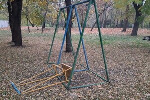 В Одессе есть 14 опасных детских площадок