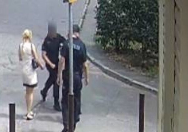Бил мужчину по рукам и лицу: в Одессе патрульный ответит перед судом за превышение полномочий