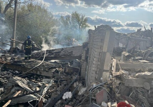 Оккупанты ударили по кафе и магазину в Харьковской области: 50 погибших