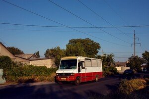 По Одессе и области курсирует необычный автобус из Британии