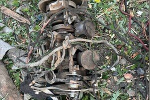 Последствия ночной атаки на Одессу: обломки беспилотника упали на яхт-клуб