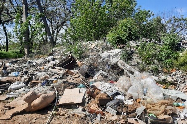 Возле одного из ЖК Одессы обнаружили незаконную свалку