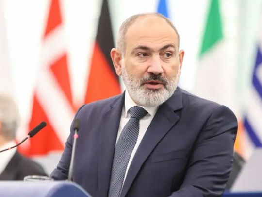 Готовий підписати мирний договір: Пашинян запевнив членів Європарламенту у своєму бажанні співпрацювати з Азербайджаном