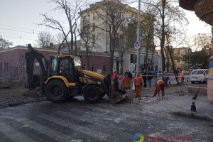 Пострадали более двух десятков авто и 20 домов: как выглядит центр Одессы после удара ракетами 