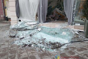 Пострадали более двух десятков авто и 20 домов: как выглядит центр Одессы после удара ракетами 
