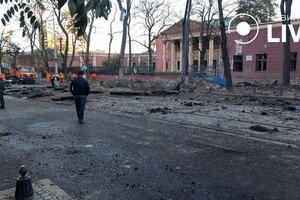 Пострадали более двух десятков авто и 20 домов: как выглядит центр Одессы после удара ракетами 