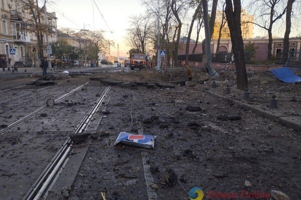 Пострадали более двух десятков авто и 20 домов: как выглядит центр Одессы после удара ракетами 