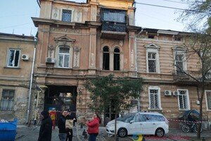 Пострадали более двух десятков авто и 20 домов: как выглядит центр Одессы после удара ракетами 