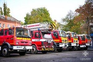 Одесским пожарным передали восемь пожарных авто