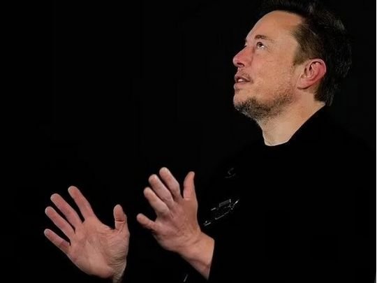 Друга невдача Ілона Маска поспіль: найпотужніша ракета-носій в історії знову вибухнула (відео)