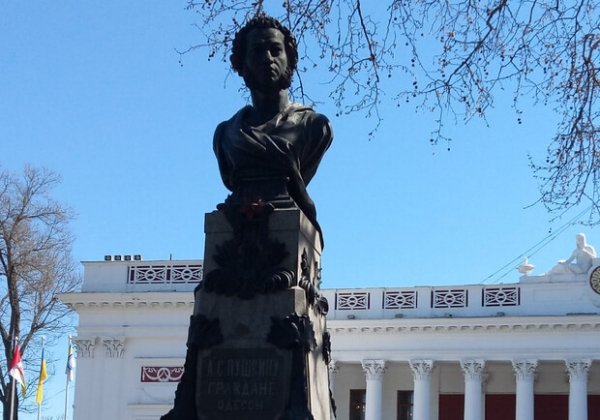 Пушкин и Воронцов – на месте: какие памятники в Одессе хотят снести, а какие оставить