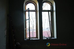 Пострадали более двух десятков авто и 20 домов: как выглядит центр Одессы после удара ракетами 