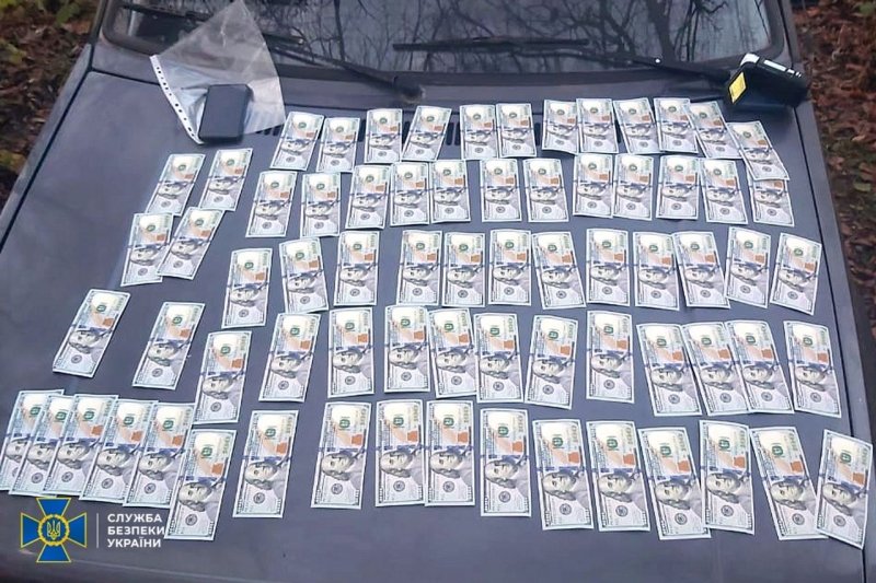 Трофейна зброя бандитам не дісталася: у Західній Україні СБУ перехопила «стволи» із зони бойових дій (фото)