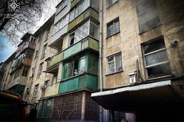 На Семинарской тушили пожар в многоэтажке