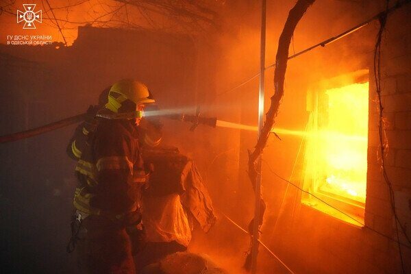 Ночью в Одесской области горел жилой дом: подробности Ночью в Одесской области горел жилой дом: подробности