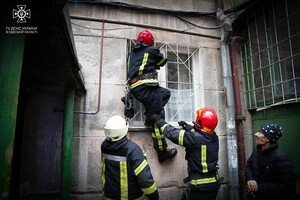На Семинарской тушили пожар в многоэтажке