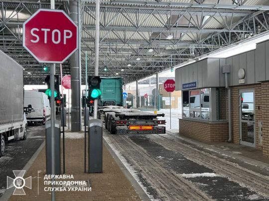 Автоперевізники розблокували пункт пропуску &laquo;Вишне-Немецке&nbsp;&mdash; Ужгород&raquo; на&nbsp;українсько-словацькому кордоні