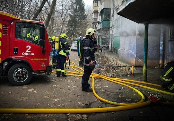 На Семинарской тушили пожар в многоэтажке