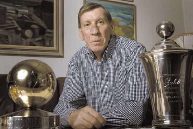 Помер знаменитий учасник трьох чемпіонатів світу з футболу, якому встановили статую за життя (фото)
