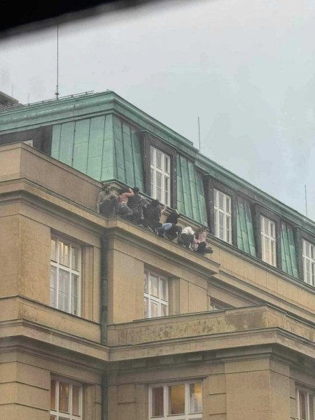 Стрілянина в університеті Праги: що відомо на цей момент (фото, відео)