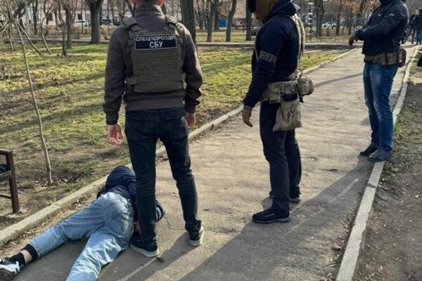В Одессе разоблачили преступную группировку, которая сбывала оружие и боеприпасы с фронта
