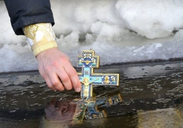 В Украине 6 января отмечают Крещение Господне: традиции и приметы
