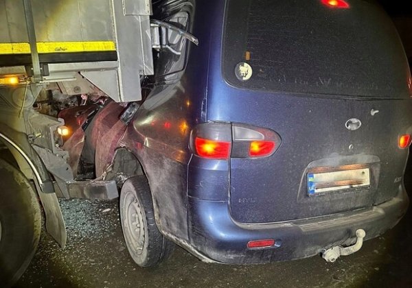 В Одесской области микроавтобус врезался в фуру: погибли два человека
