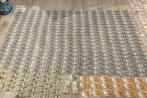 Продавали наркотиків щомісяця на 40 млн грн: СБУ припинила діяльність міжнародної злочинної групи