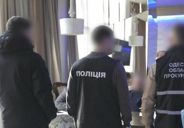 В Одессе прямо в ресторане задержали депутата райсовета, который взял взятку (видео)