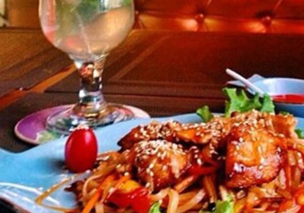 Почувствуй вкус Азии: где в Одессе можно попробовать блюда азиатской кухни