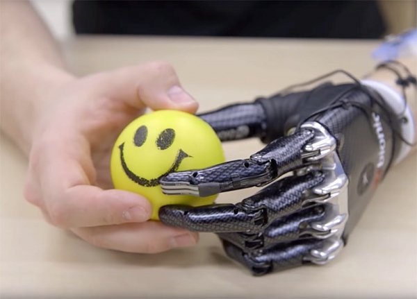 Будущее протезов: инновации Atom Limbs и доступность бионических решений