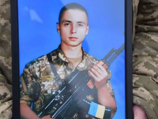 «Його весільний коровай розламали на кладовищі»: щемлива історія про українського бійця