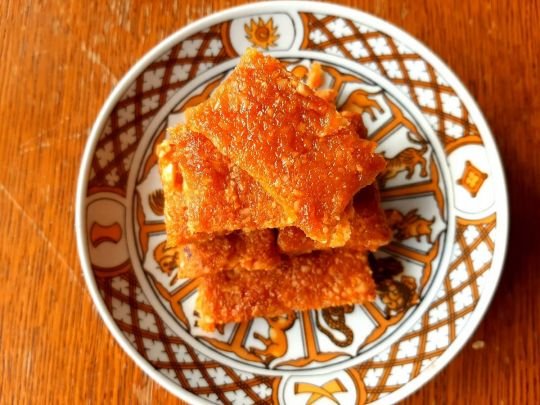 Корисні батончики: як приготувати ласощі лише з трьох інгредієнтів