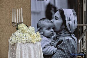 В Одессе простились с врачом, дизайнером и четырехмесячным ребенком, которых убил российский дрон