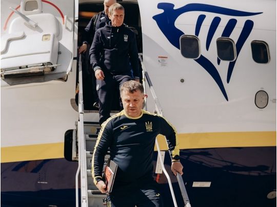 22 години у дорозі: Зінченко зустрів «омолоджену» збірну України в Іспанії (відео)