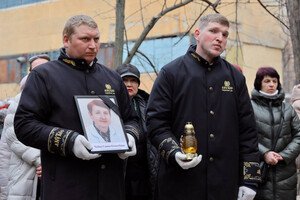 В Одессе простились с врачом, дизайнером и четырехмесячным ребенком, которых убил российский дрон