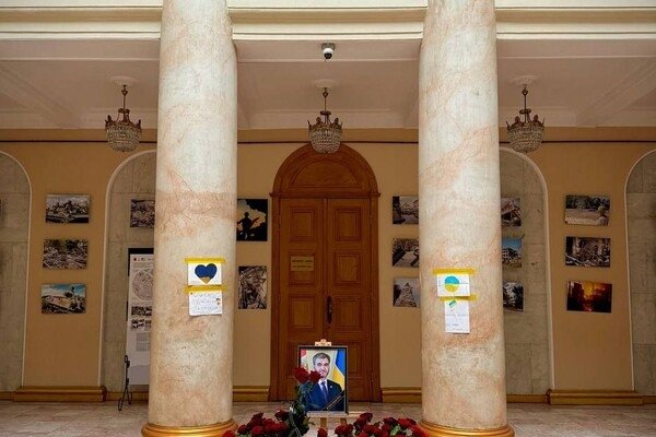 В Одессе провели в последний путь бывшего первого заместителя мэра Сергея Тетюхина, который погиб от российскй ракеты