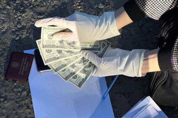 На коррупции попалась работница Одесской таможни На коррупции попалась работница Одесской таможни