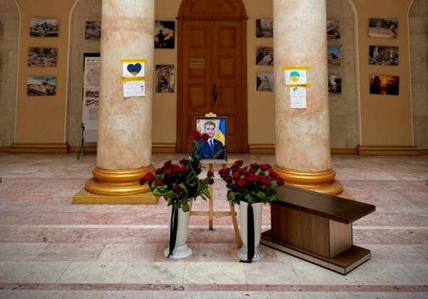 В Одессе провели в последний путь бывшего первого заместителя мэра Сергея Тетюхина, который погиб от российскй ракеты
