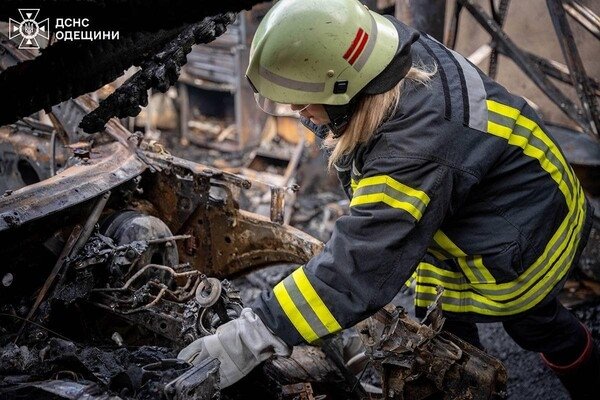 Масштабный пожар на СТО в Одессе: стала известна причина