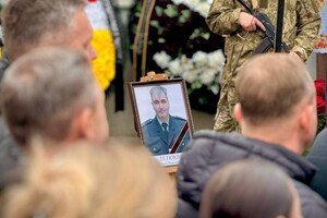 В Одессе провели в последний путь бывшего первого заместителя мэра Сергея Тетюхина, который погиб от российскй ракеты