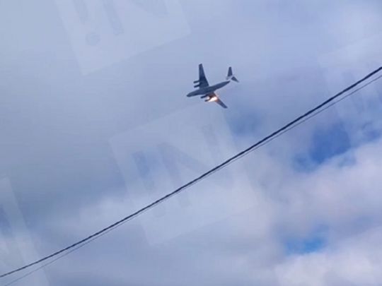 Двигун відвалився в повітрі: у росії розбився військово-транспортний Іл-76 (відео)
